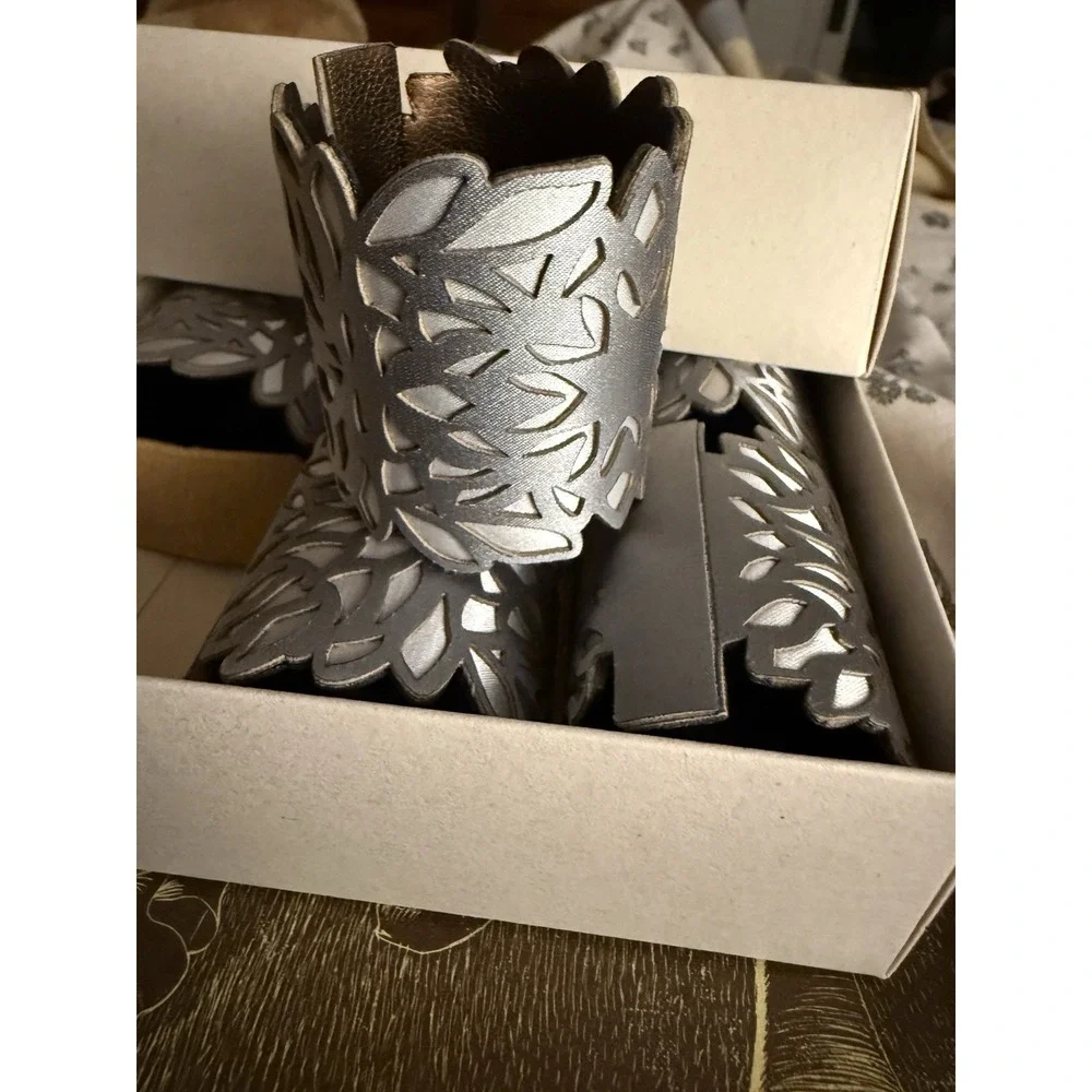 Mijal Gleiser Sea Flower Napkin Rings Silver-Grey NIB Designer Tableware